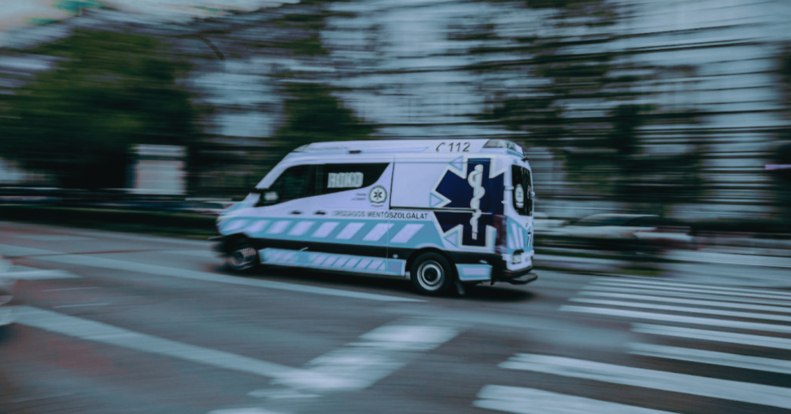 Miért beszélgetünk egy mentőssel a képernyőidőről és a játékokról?