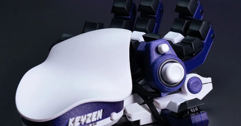 Ez a billentyűzet és kontroller egybegyúrva gyakorlatilag egy emberi kéz