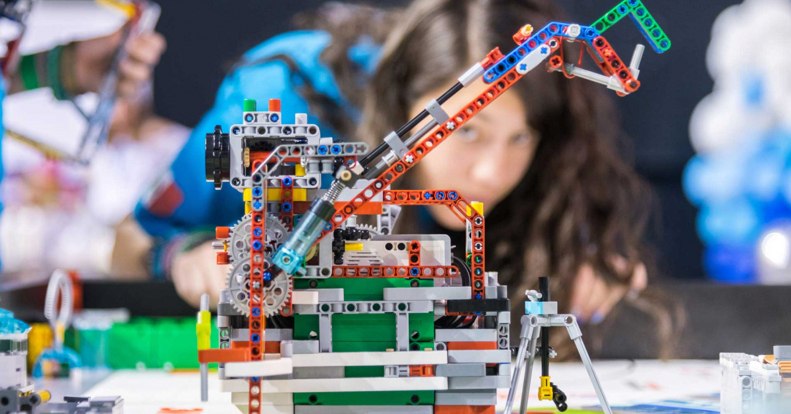 Elképesztő magyar siker a világ legnagyobb LEGO-robotversenyén
