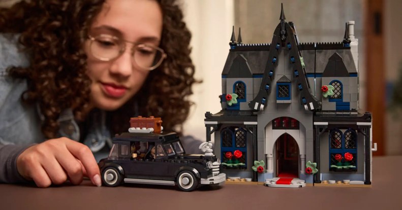 A LEGO két különleges készletet hoz ősszel a Wednesday 2. évadjának tiszteletére