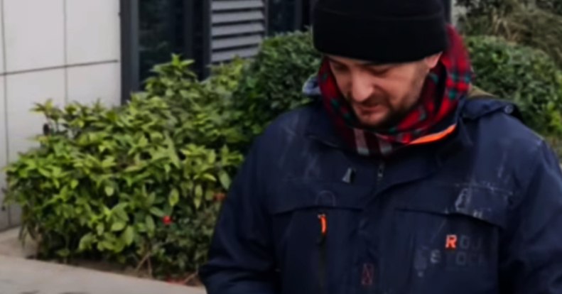 Szintet lépett a Temu ingyen tablet reklámhadjárata: már hajléktalannal hirdetik a kétes akciójukat