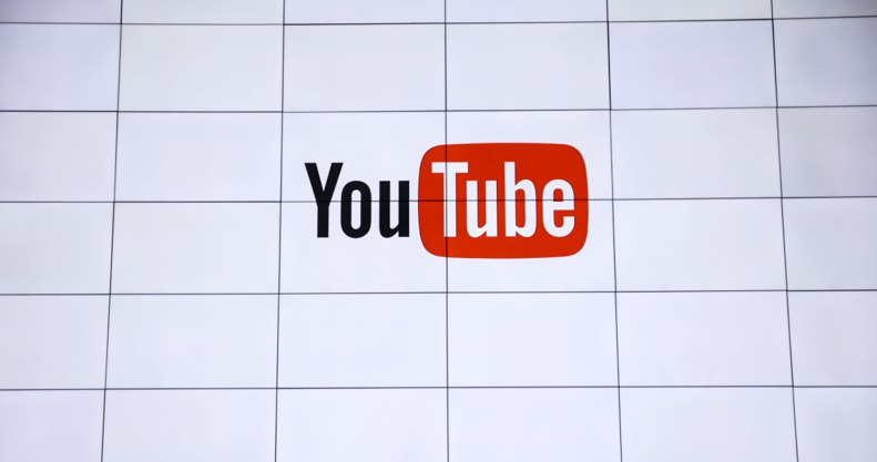 A YouTube enged a nyomásnak: visszatérhetnek a kitiltott alkotók a „Second Chance” programmal