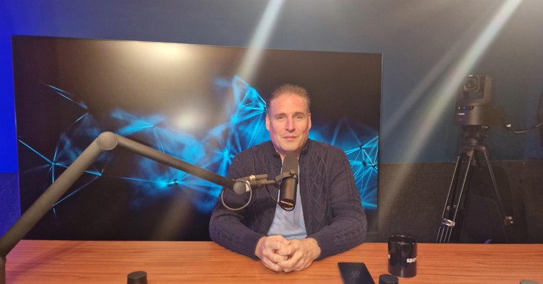 Mesterséges intelligencia a családban: a Képernyőidő alapítója volt a MI ÉS MÁS podcast vendége