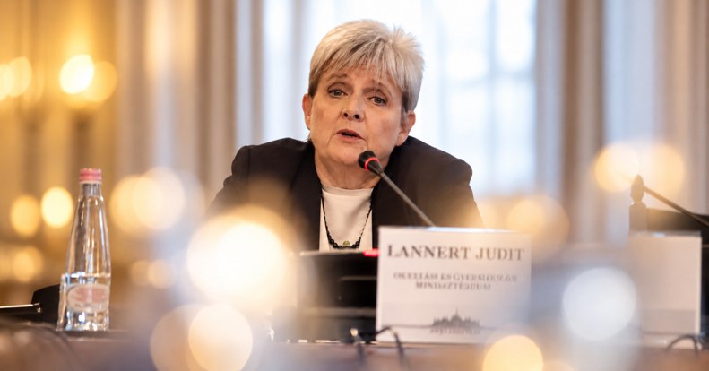 Változhat az SNI-s gyerekek oktatása Magyarországon, javaslatcsomagot készít a kormány